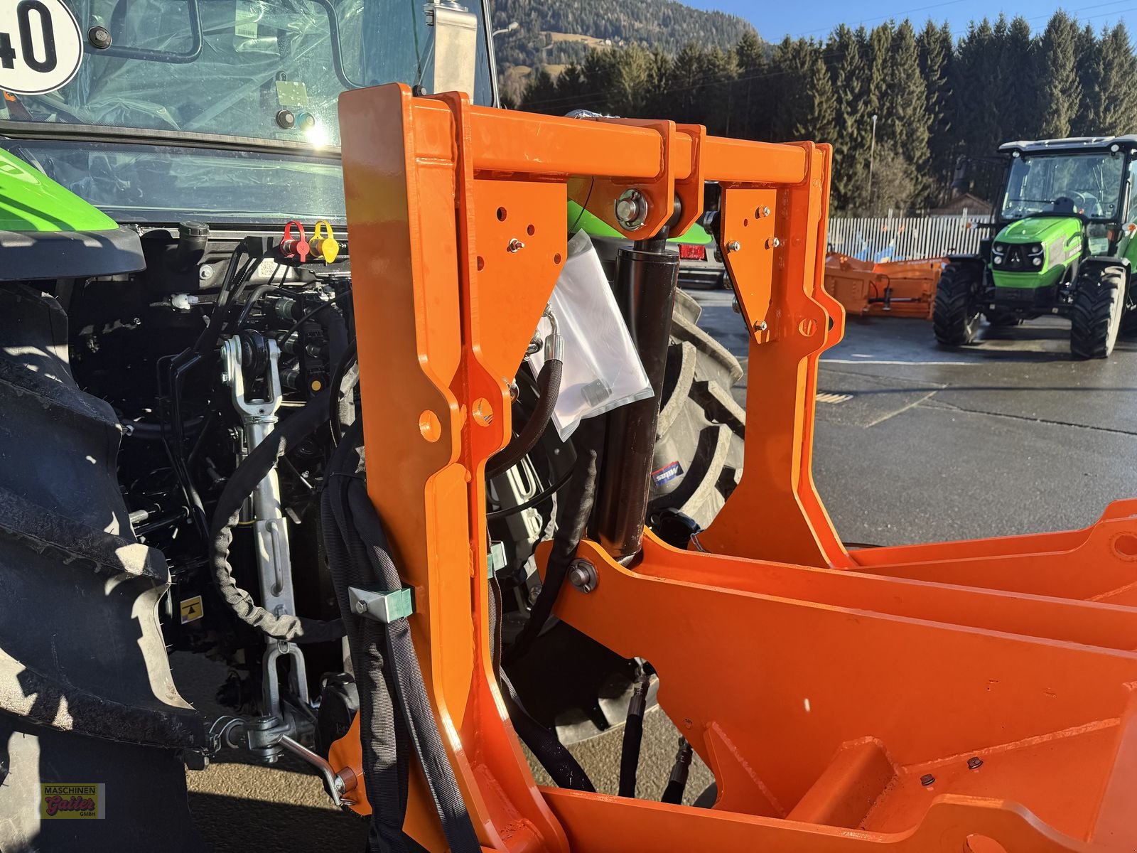 Sandstreuer & Salzstreuer des Typs Cosmo DGC Pro 1500 Selbstladetellerstreuer mit 1200L, Neumaschine in Kötschach (Bild 24)