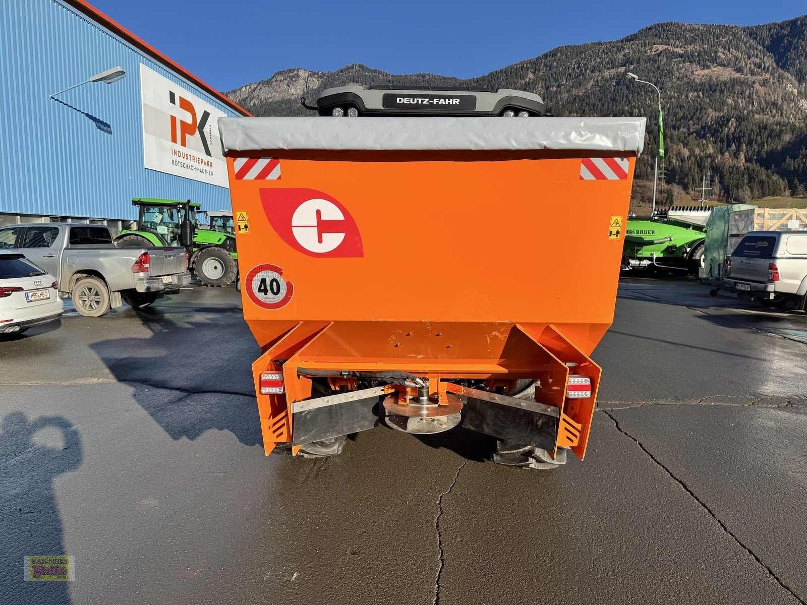 Sandstreuer & Salzstreuer des Typs Cosmo DGC Pro 1500 Selbstladetellerstreuer mit 1200L, Neumaschine in Kötschach (Bild 28)