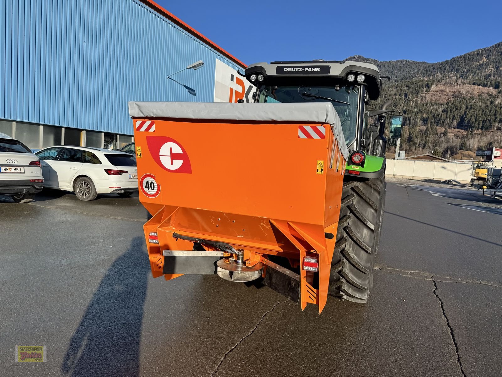 Sandstreuer & Salzstreuer des Typs Cosmo DGC Pro 1500 Selbstladetellerstreuer mit 1200L, Neumaschine in Kötschach (Bild 2)