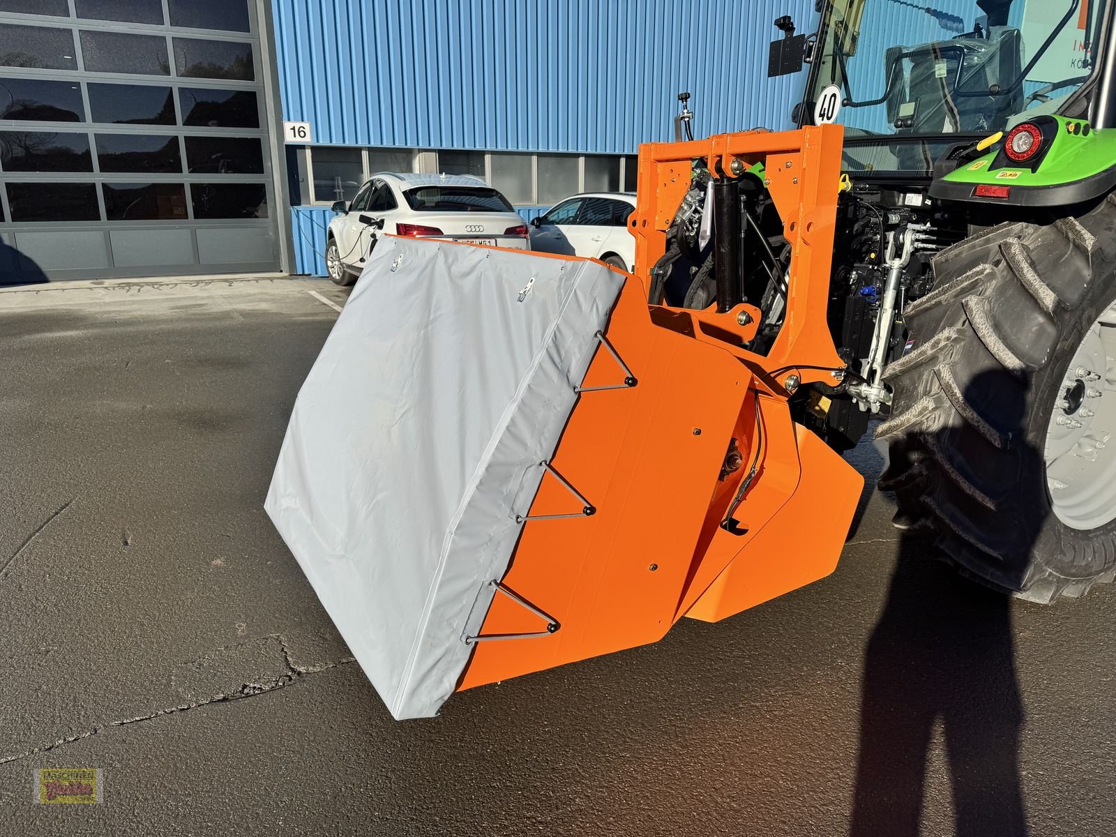 Sandstreuer & Salzstreuer des Typs Cosmo DGC Pro 1500 Selbstladetellerstreuer mit 1200L, Neumaschine in Kötschach (Bild 21)