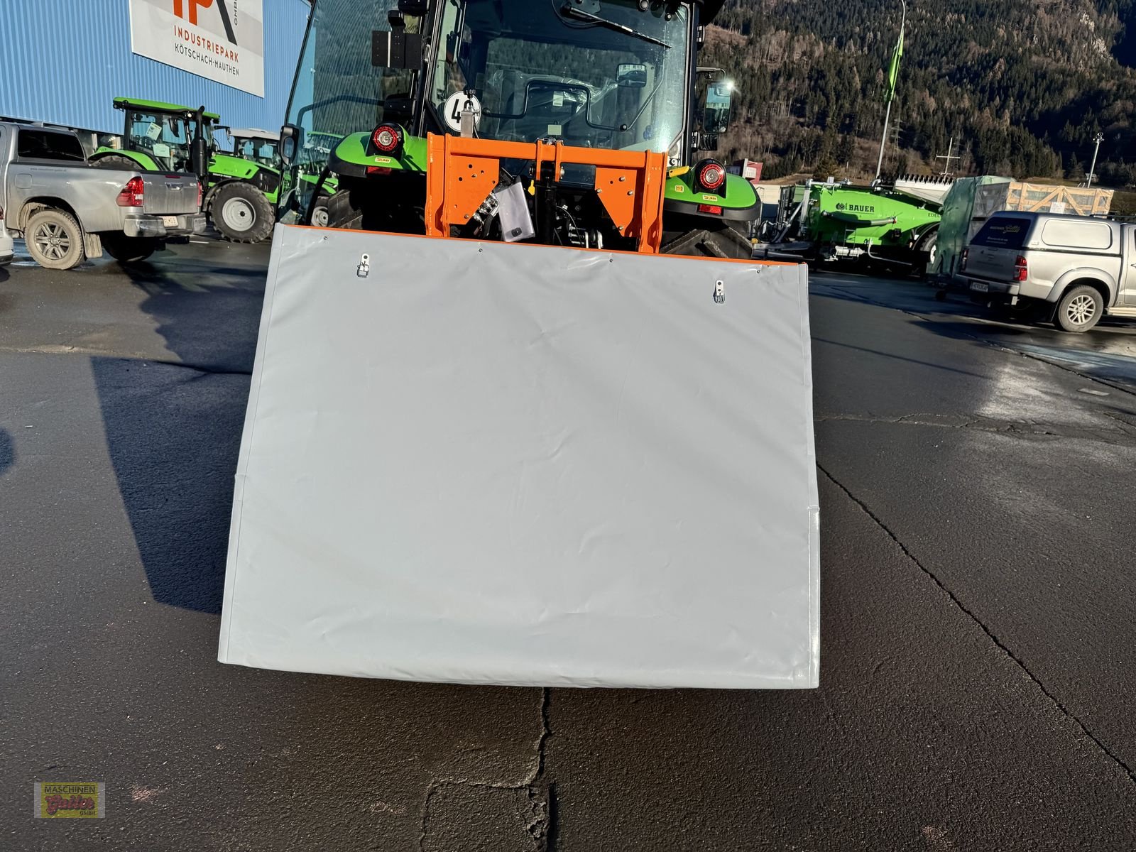 Sandstreuer & Salzstreuer des Typs Cosmo DGC Pro 1500 Selbstladetellerstreuer mit 1200L, Neumaschine in Kötschach (Bild 22)