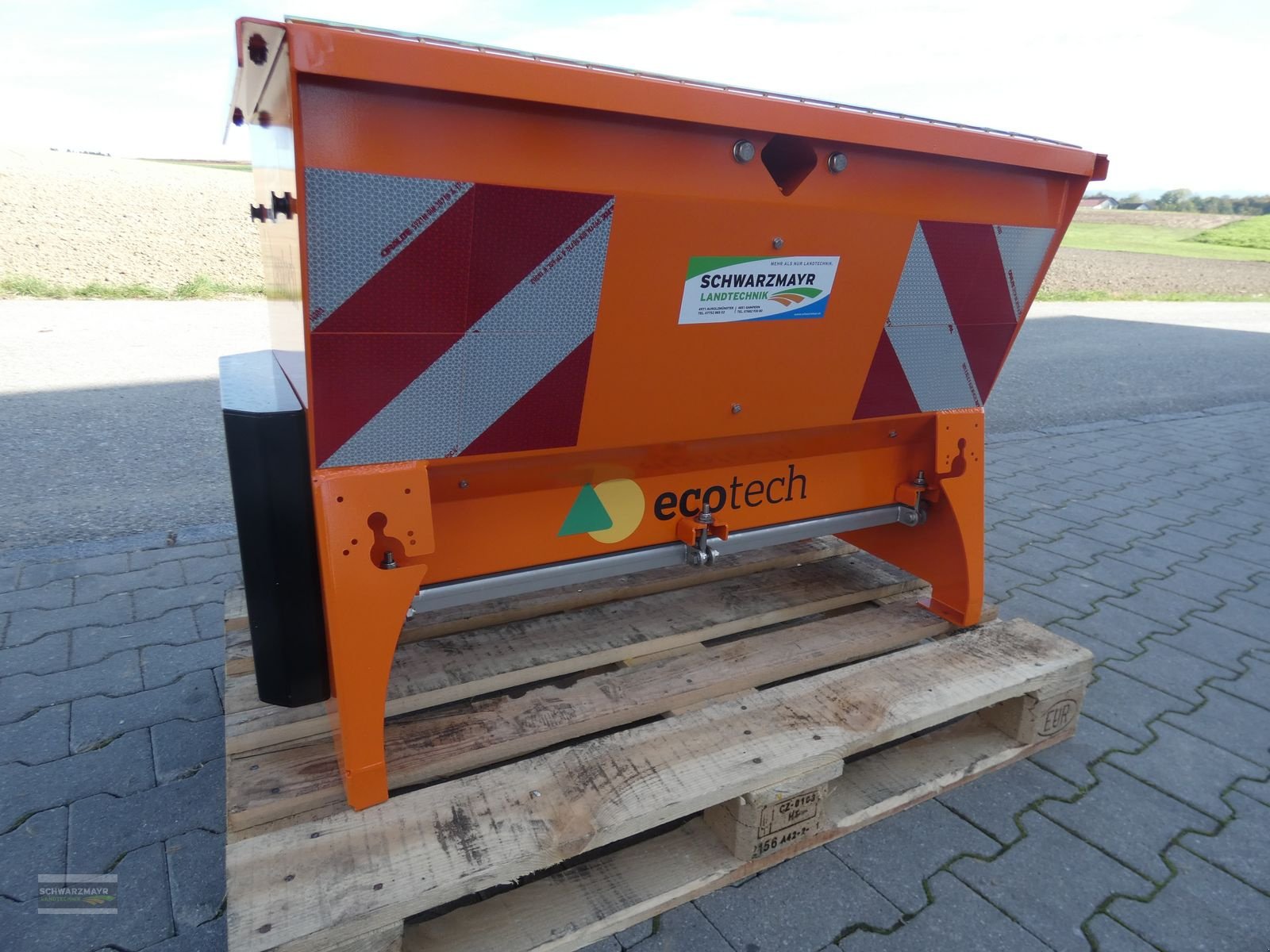 Sandstreuer & Salzstreuer des Typs Eco Walzenstreuer XGA, Neumaschine in Aurolzmünster (Bild 11)