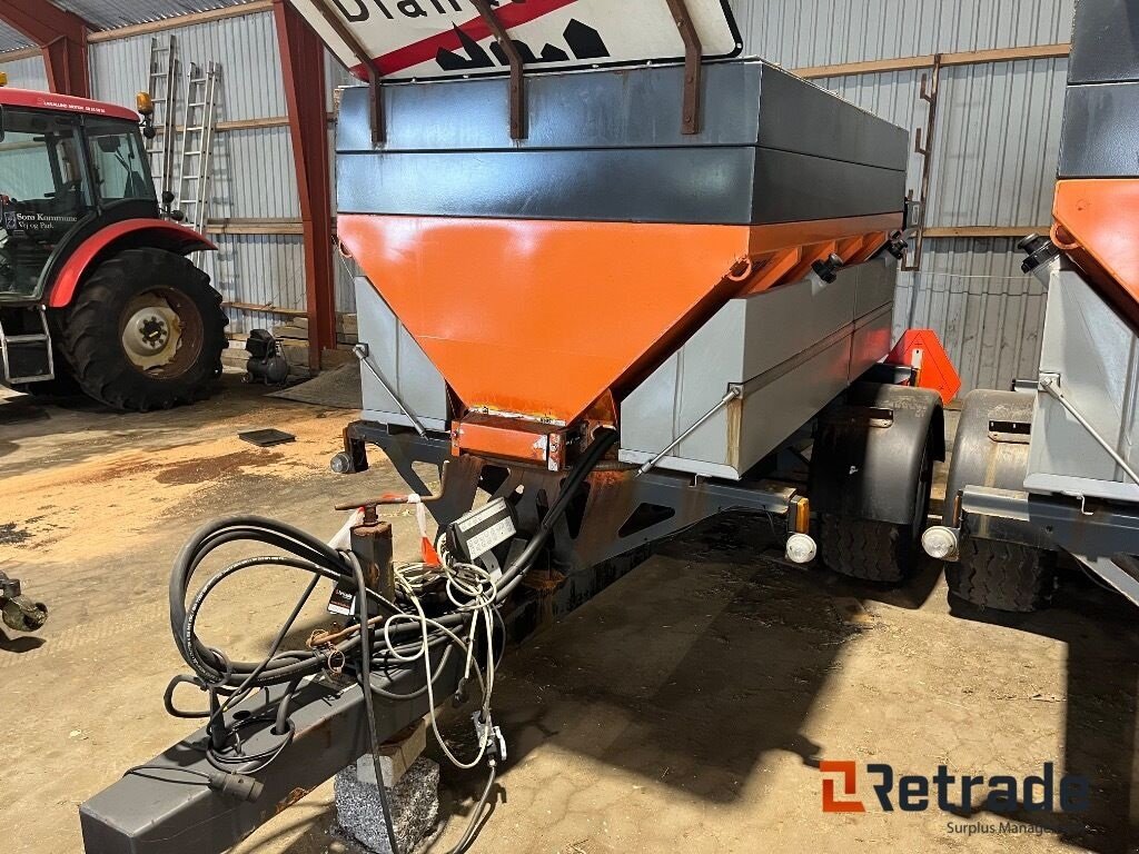 Sandstreuer & Salzstreuer des Typs Epoke Epoke S2400 HS på trailer, Gebrauchtmaschine in Rødovre (Bild 1)