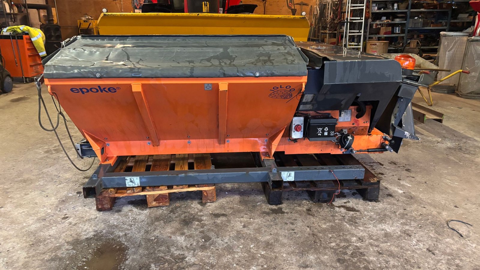 Sandstreuer & Salzstreuer del tipo Epoke S2400 ES, Gebrauchtmaschine In Helsinge (Immagine 1)