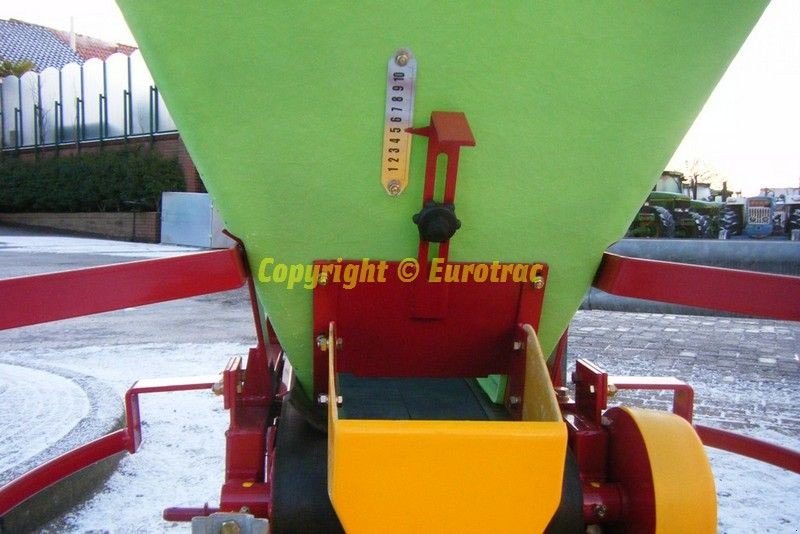 Sandstreuer & Salzstreuer of the type Eurotrac Saleuse MOTYL, Gebrauchtmaschine in RETHEL (Picture 3)