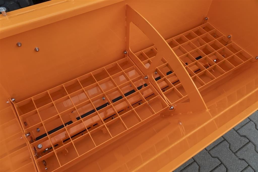 Sandstreuer & Salzstreuer des Typs FK Machinery Fk Machinery SSP120 Sand/salt valseudlægger, Gebrauchtmaschine in Vinderup (Bild 18)