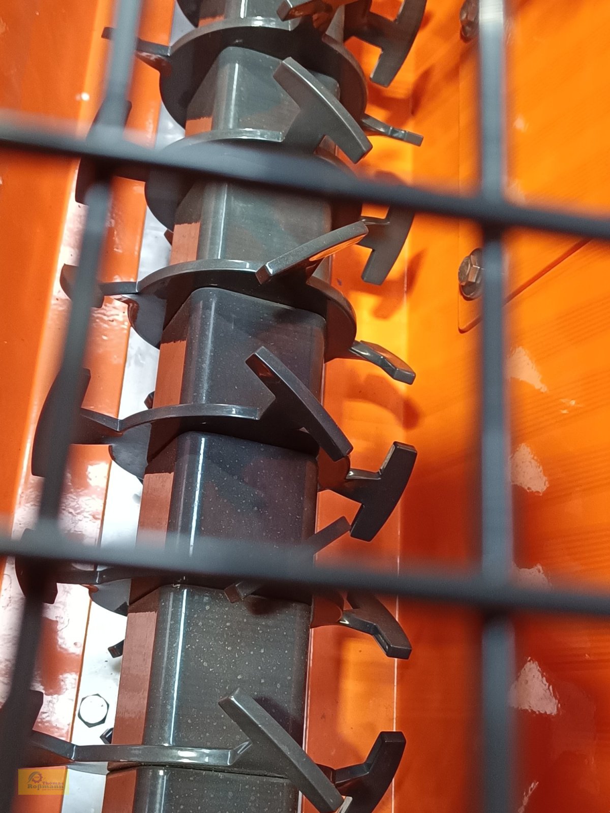 Sandstreuer & Salzstreuer des Typs Foras KS 120, Neumaschine in Tegernbach (Bild 4)