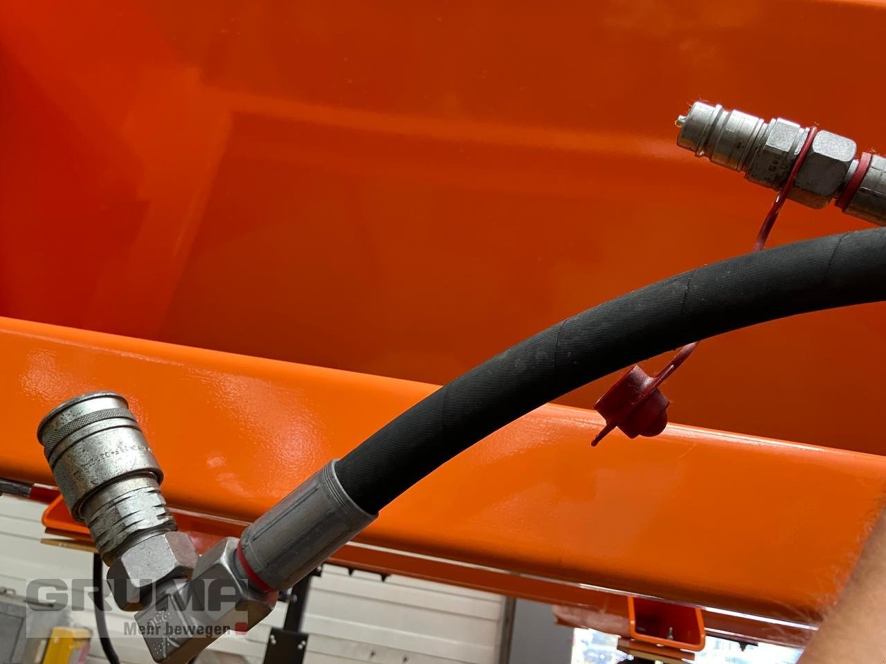 Sandstreuer & Salzstreuer от тип Gmeiner Gmeiner YETI W20T Schneckenstreuautomat, Neumaschine в Friedberg-Derching (Снимка 21)