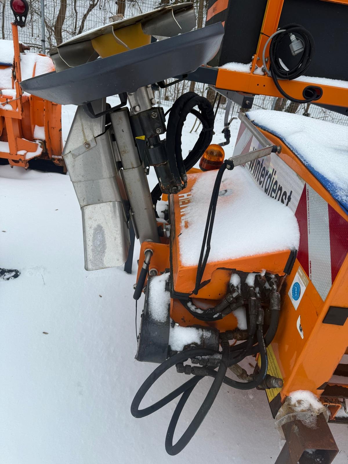 Sandstreuer & Salzstreuer des Typs Gmeiner Husky 700W, Gebrauchtmaschine in Wiedemar (Bild 3)