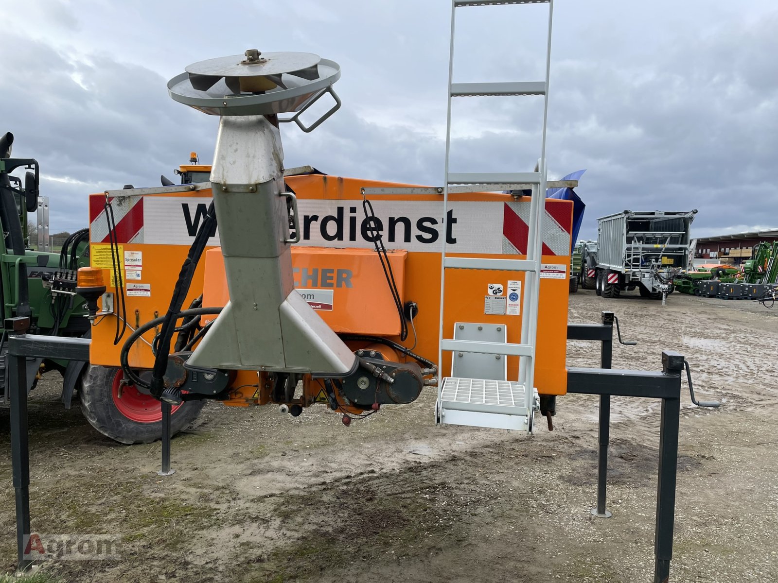 Sandstreuer & Salzstreuer des Typs Gmeiner YETI TRAC 2000W, Gebrauchtmaschine in Meißenheim-Kürzell (Bild 2)