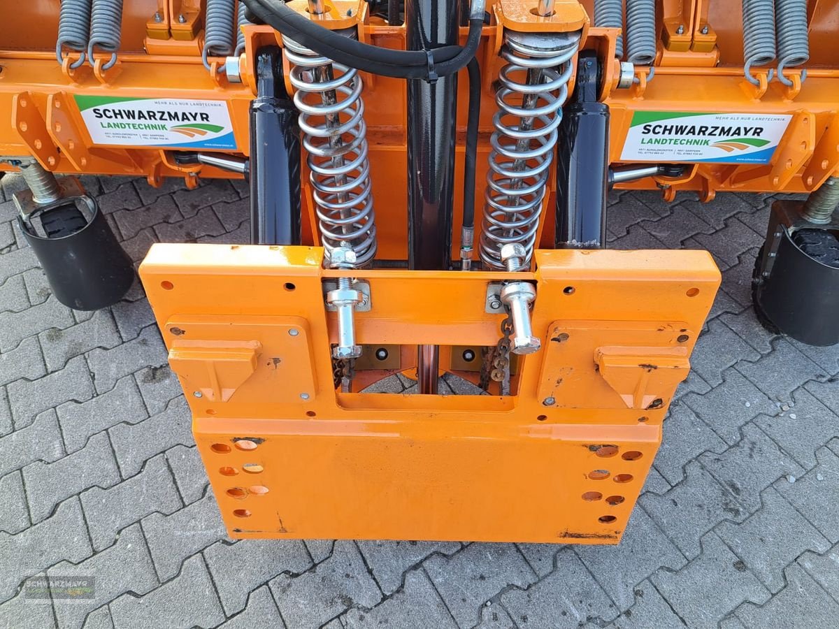 Sandstreuer & Salzstreuer des Typs Hydrac T-1400-R Streugerät, Neumaschine in Aurolzmünster (Bild 10)