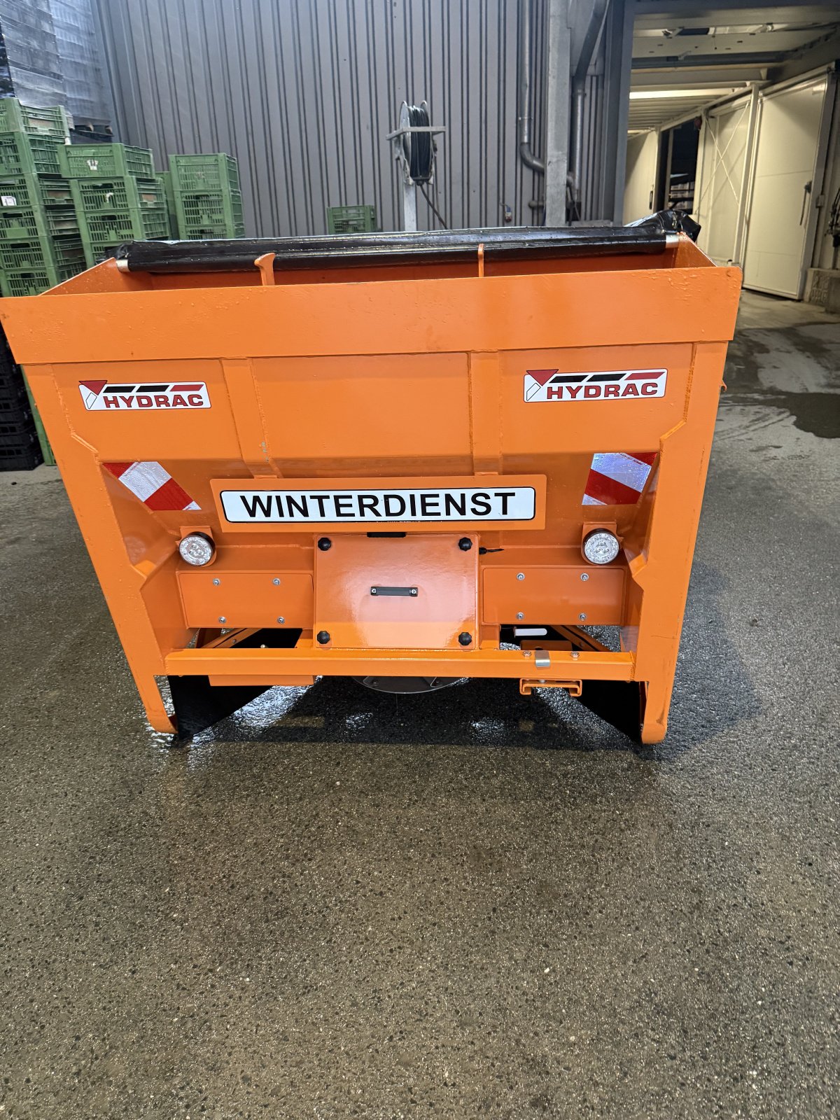 Sandstreuer & Salzstreuer des Typs Hydrac T-800R, Neumaschine in Hall in Tirol  (Bild 2)