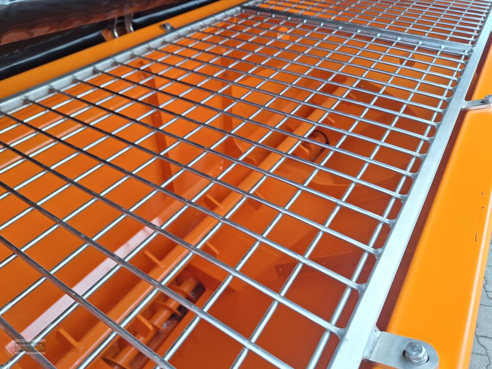 Sandstreuer & Salzstreuer of the type Hydrac TN-1000-R INOX, Neumaschine in Aurolzmünster (Picture 13)