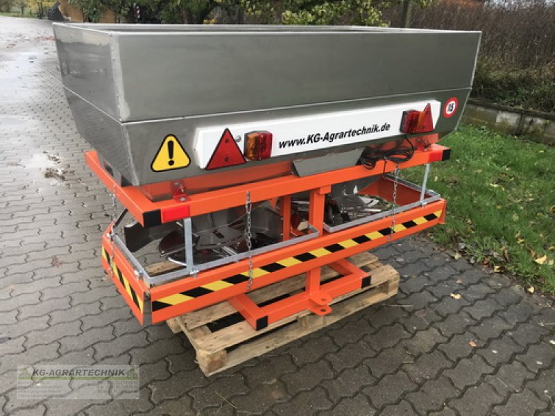 Sandstreuer & Salzstreuer des Typs KG-AGRAR KG-SSE1000 Salzstreuer, Neumaschine in Langensendelbach (Bild 4)