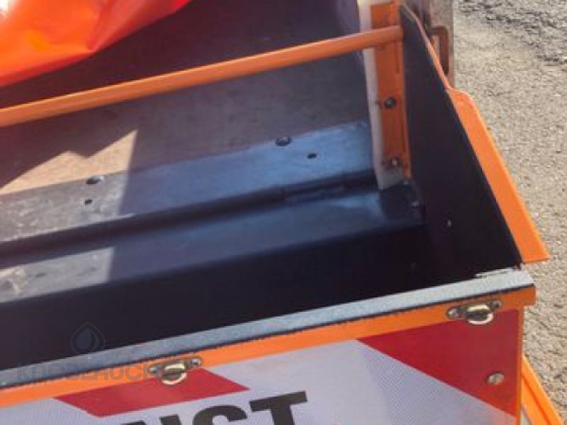 Sandstreuer & Salzstreuer des Typs KIF WHS-1260, Neumaschine in Immendingen (Bild 5)