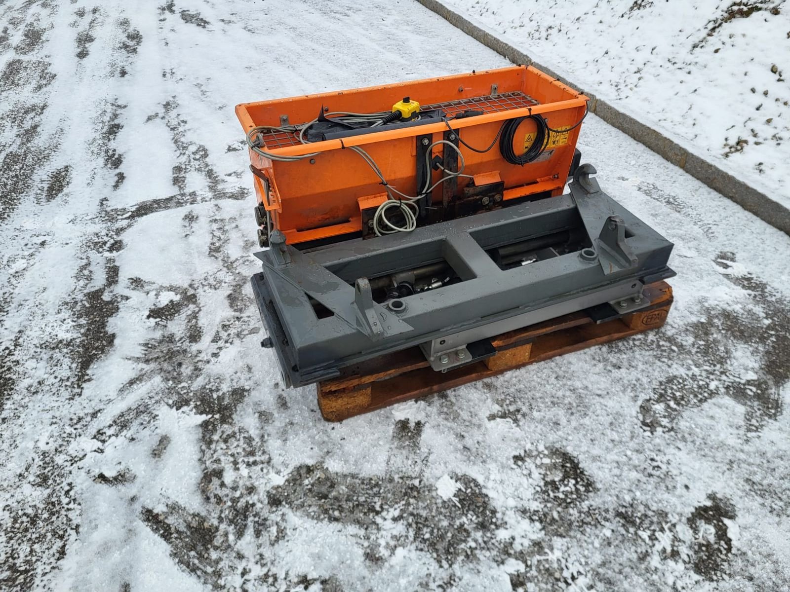 Sandstreuer & Salzstreuer tip KMV Splittstreuer, Gebrauchtmaschine in NATTERNBACH (Poză 9)