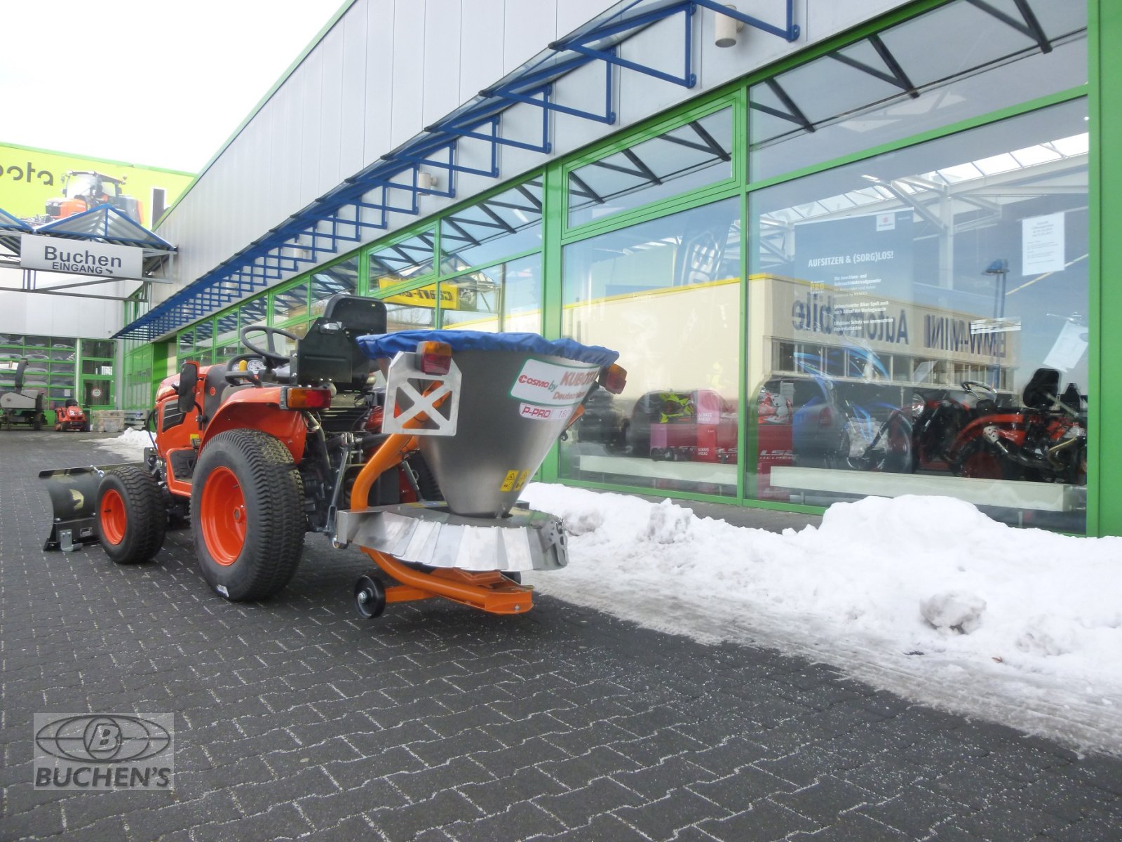 Sandstreuer & Salzstreuer des Typs Kubota P-Pro 300, Neumaschine in Olpe (Bild 8)