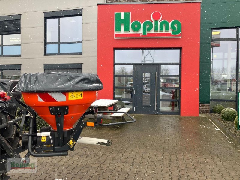 Sandstreuer & Salzstreuer des Typs Kubota VS220, Neumaschine in Bakum