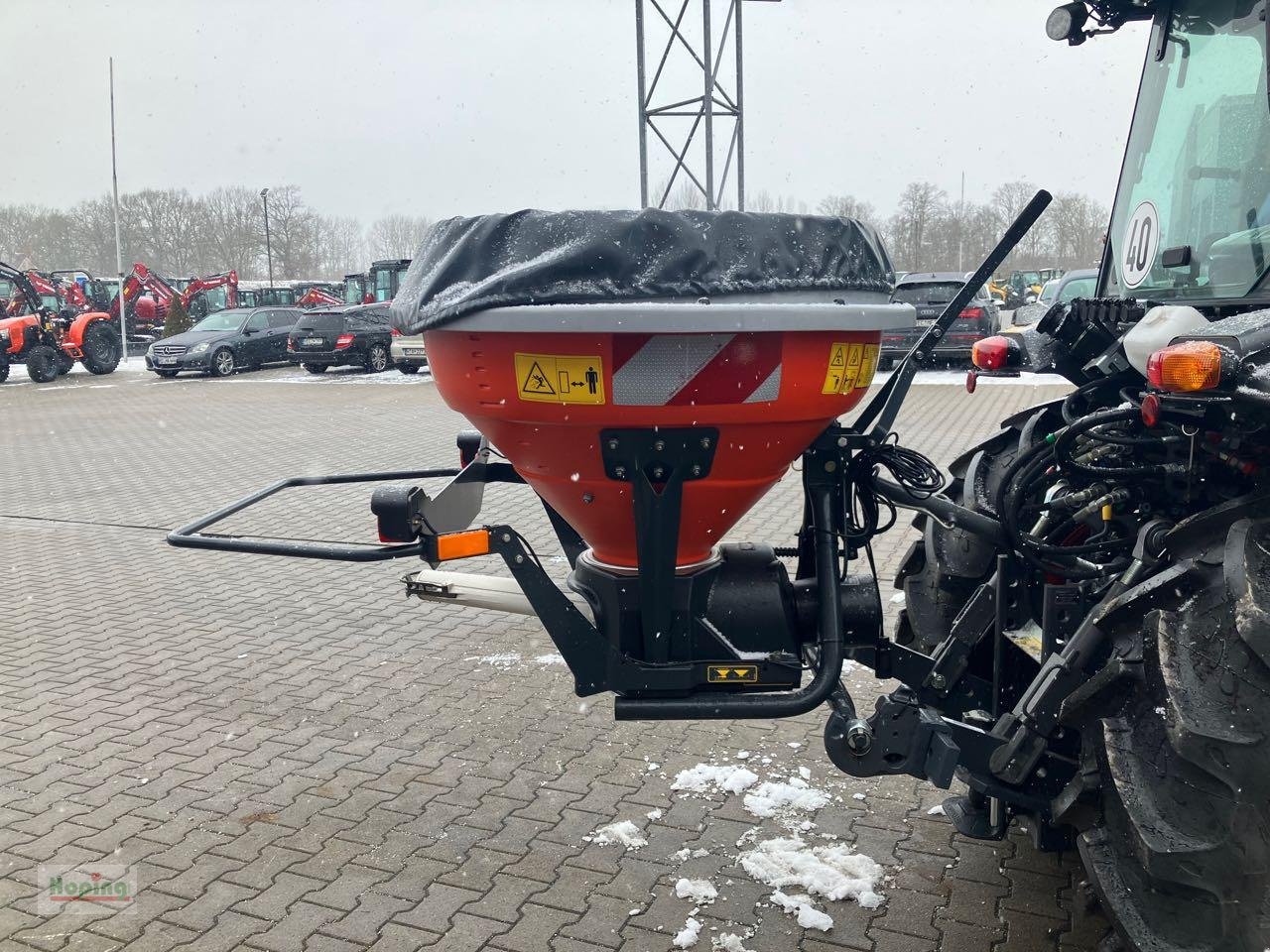 Sandstreuer & Salzstreuer des Typs Kubota VS220, Neumaschine in Bakum (Bild 4)