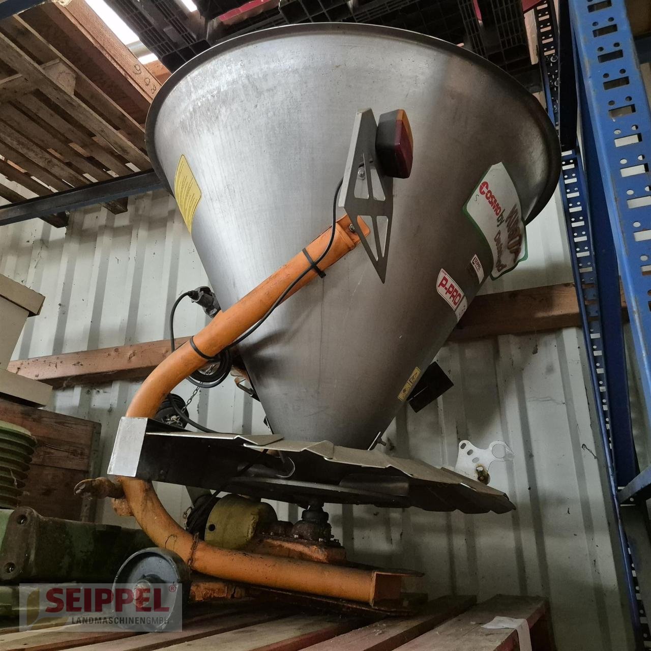 Sandstreuer & Salzstreuer des Typs Kubota WDS-P-PRO300 Winterdienststreuer, Neumaschine in Groß-Umstadt (Bild 1)