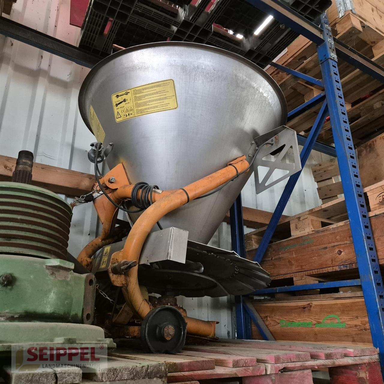 Sandstreuer & Salzstreuer des Typs Kubota WDS-P-PRO300 Winterdienststreuer, Neumaschine in Groß-Umstadt (Bild 2)