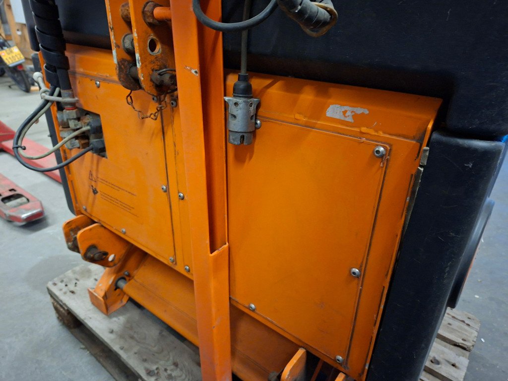 Sandstreuer & Salzstreuer del tipo Kugelmann 301 Salzstreuer, Gebrauchtmaschine In Chur (Immagine 3)