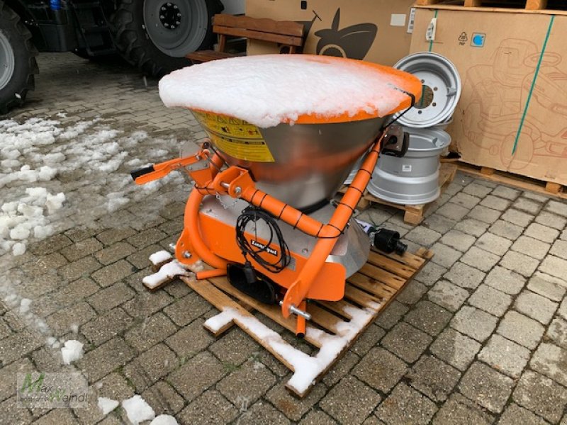 Sandstreuer & Salzstreuer des Typs Landgut CONO 200, Neumaschine in Markt Schwaben (Bild 1)