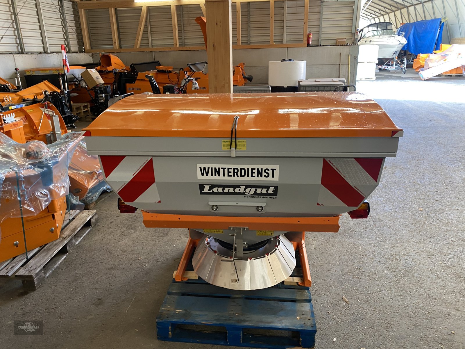 Sandstreuer & Salzstreuer des Typs Landgut Herkules 844 INOX Salzstreuer und Splittstreuer in allen Variationen, Gebrauchtmaschine in Rankweil (Bild 5)