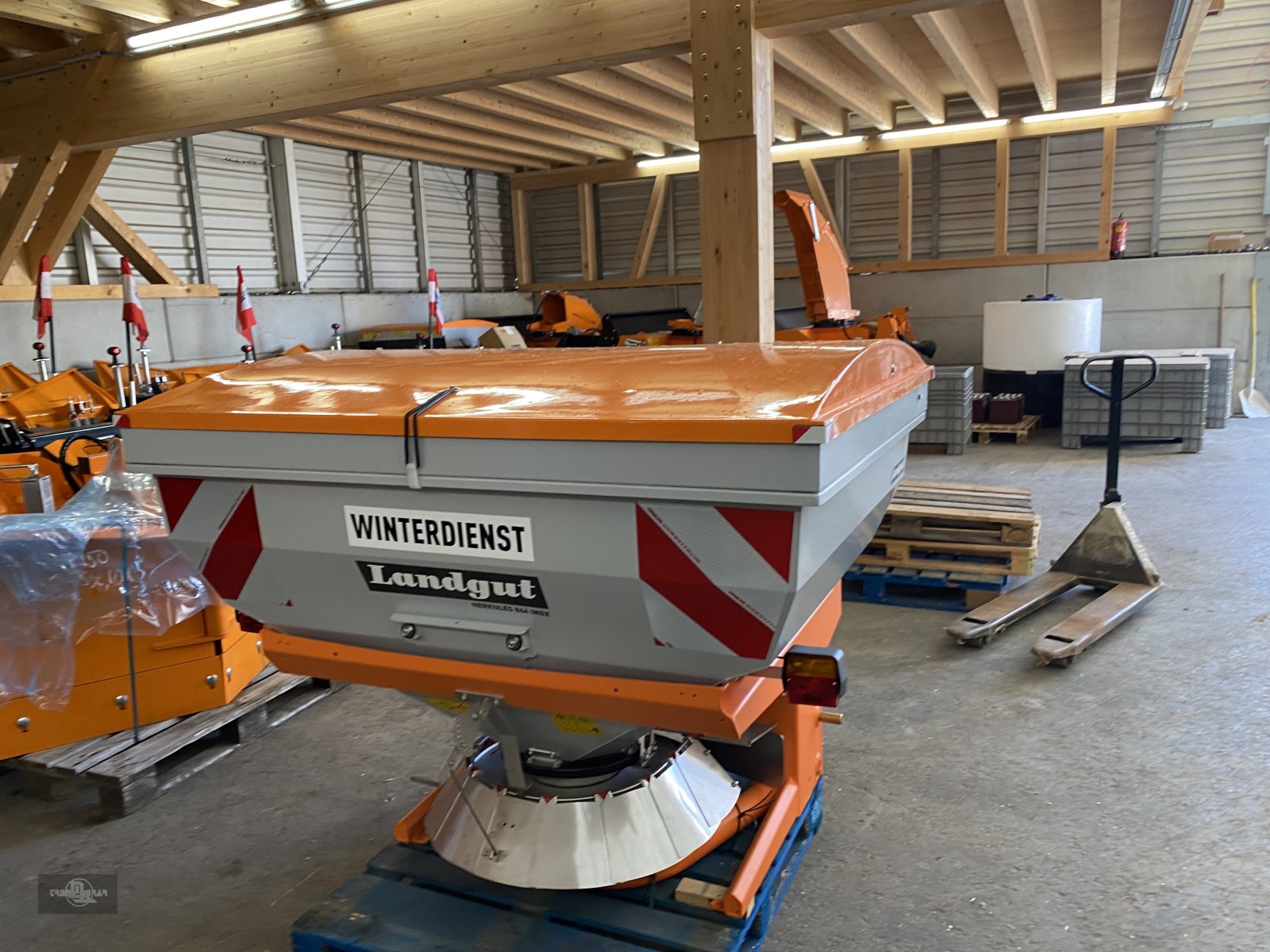 Sandstreuer & Salzstreuer des Typs Landgut Herkules 844 INOX Salzstreuer und Splittstreuer in allen Variationen, Gebrauchtmaschine in Rankweil (Bild 8)