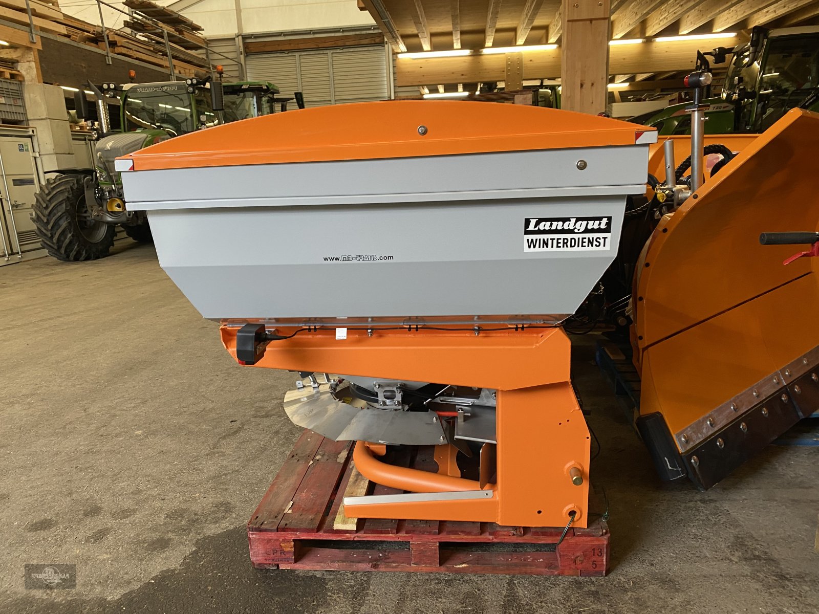 Sandstreuer & Salzstreuer des Typs Landgut Herkules 844 INOX Salzstreuer und Splittstreuer in allen Variationen, Gebrauchtmaschine in Rankweil (Bild 10)