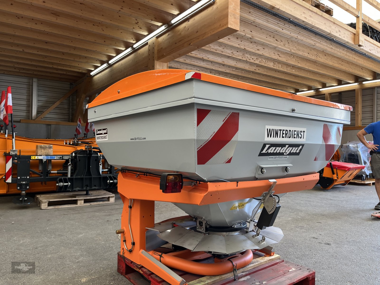 Sandstreuer & Salzstreuer des Typs Landgut Herkules 844 INOX Salzstreuer und Splittstreuer in allen Variationen, Gebrauchtmaschine in Rankweil (Bild 15)