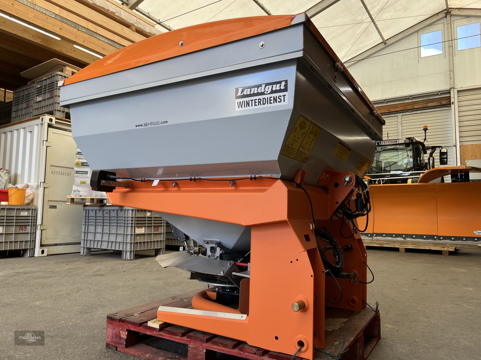 Sandstreuer & Salzstreuer des Typs Landgut Herkules 844 INOX Salzstreuer und Splittstreuer in allen Variationen, Gebrauchtmaschine in Rankweil (Bild 16)