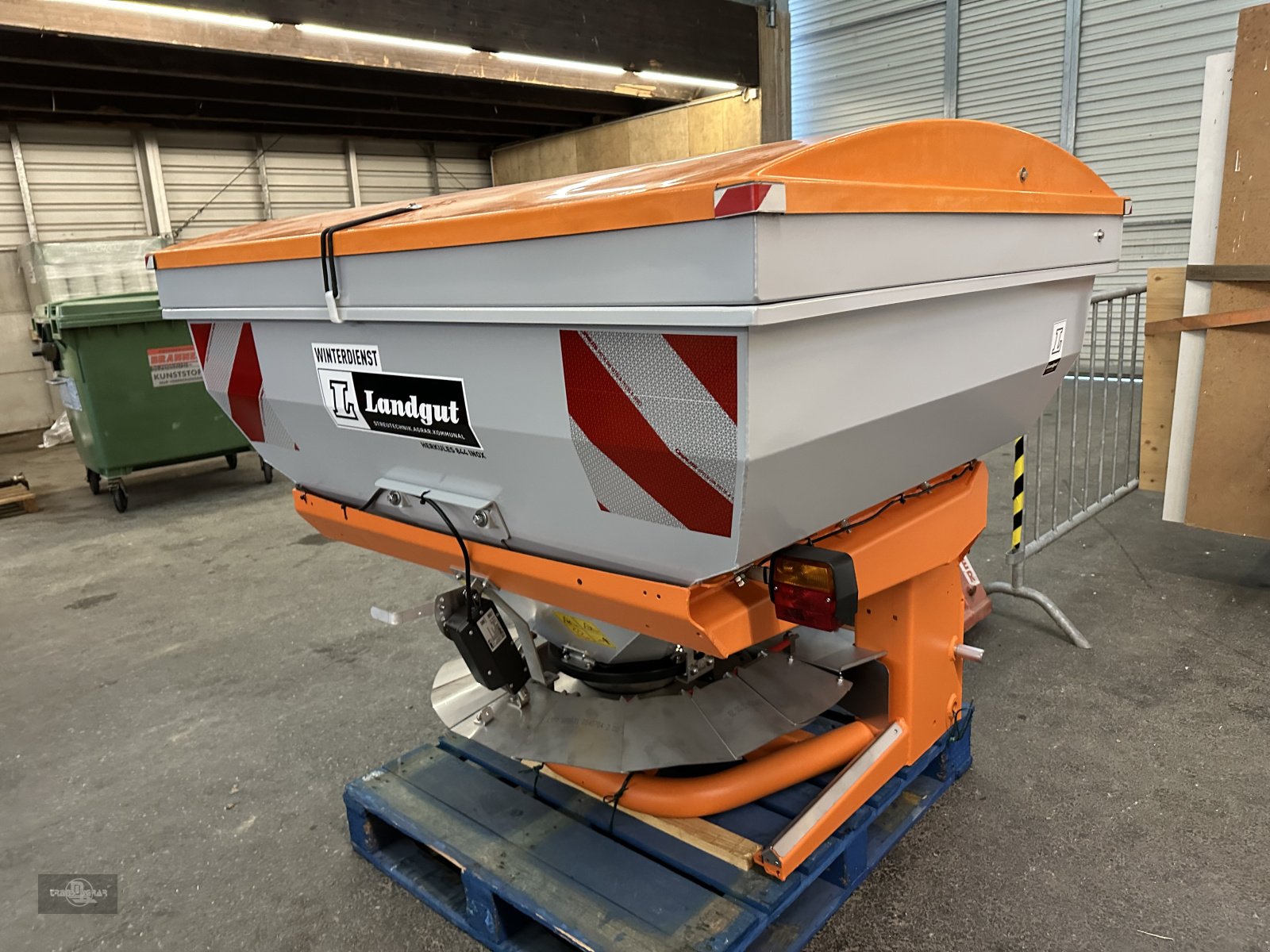 Sandstreuer & Salzstreuer des Typs Landgut Herkules 844 INOX Salzstreuer und Splittstreuer in allen Variationen, Gebrauchtmaschine in Rankweil (Bild 25)