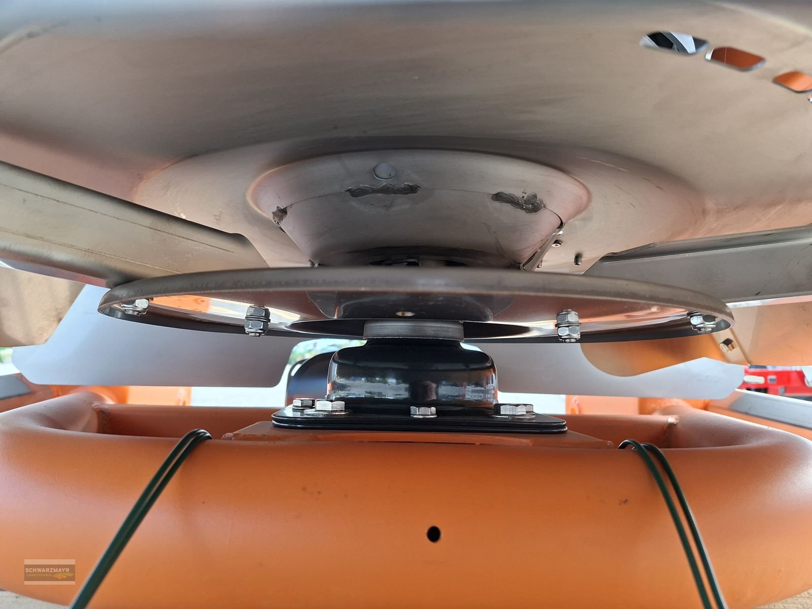 Sandstreuer & Salzstreuer des Typs Landgut Herkules 844H Inox-F, Neumaschine in Gampern (Bild 11)