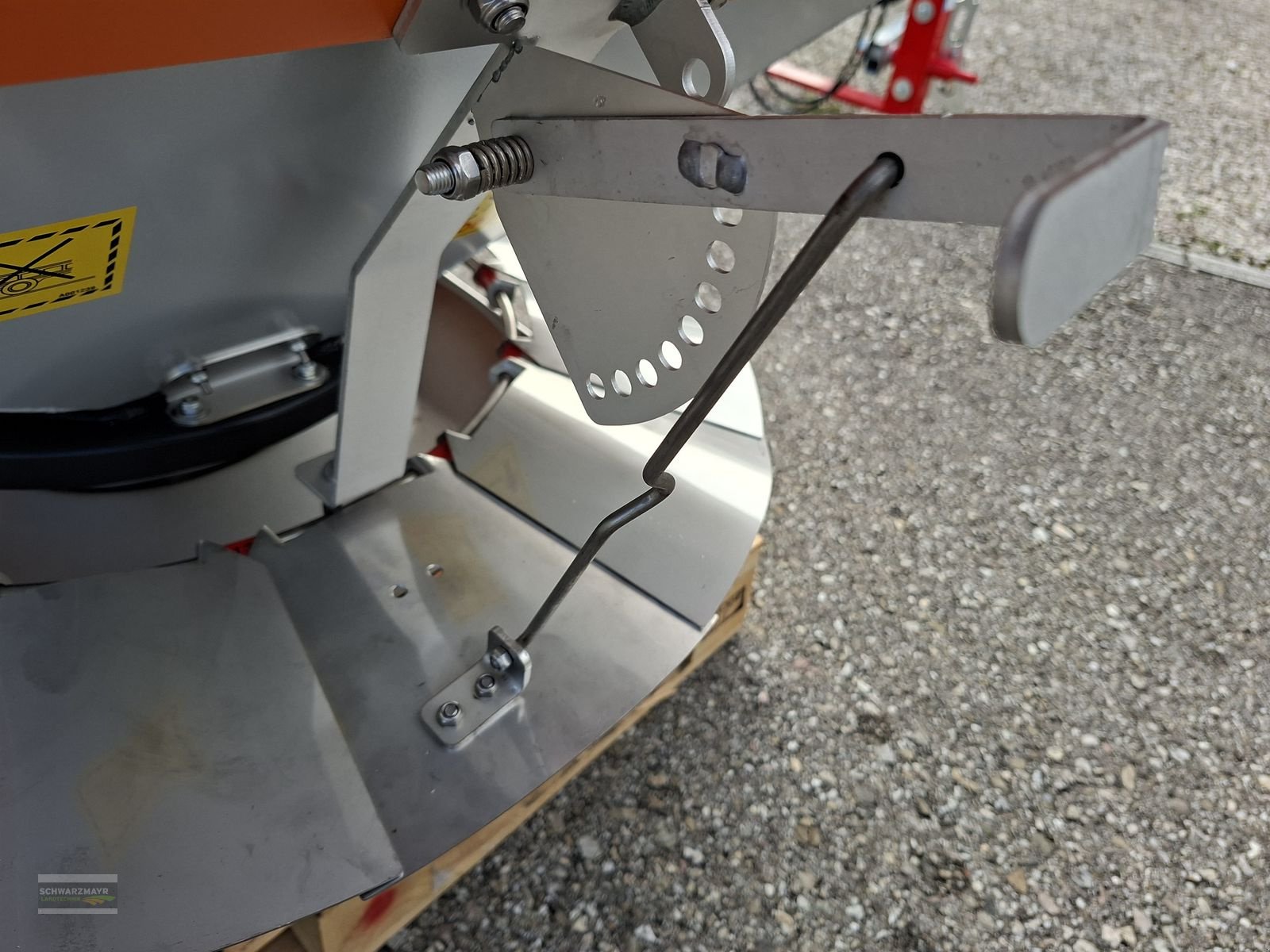 Sandstreuer & Salzstreuer des Typs Landgut Herkules 844H Inox-F, Neumaschine in Gampern (Bild 12)