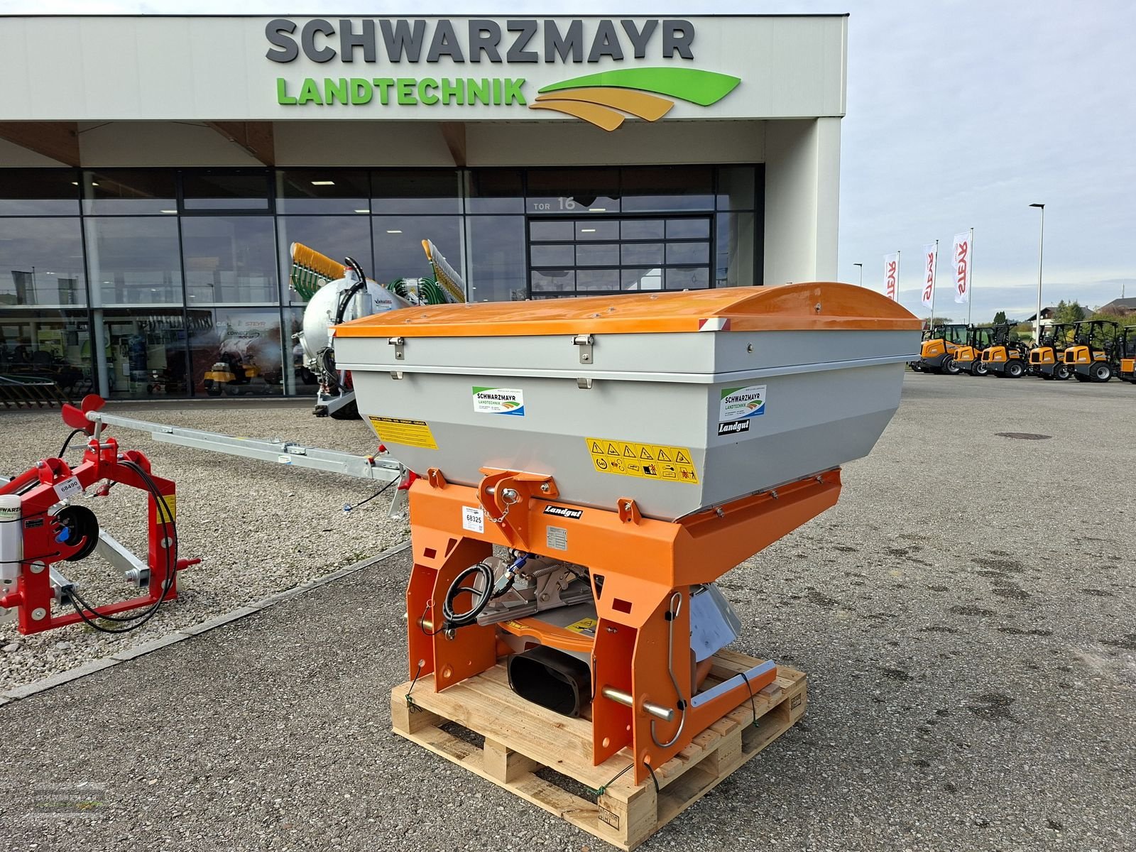 Sandstreuer & Salzstreuer des Typs Landgut Herkules 844H Inox-F, Neumaschine in Gampern (Bild 1)