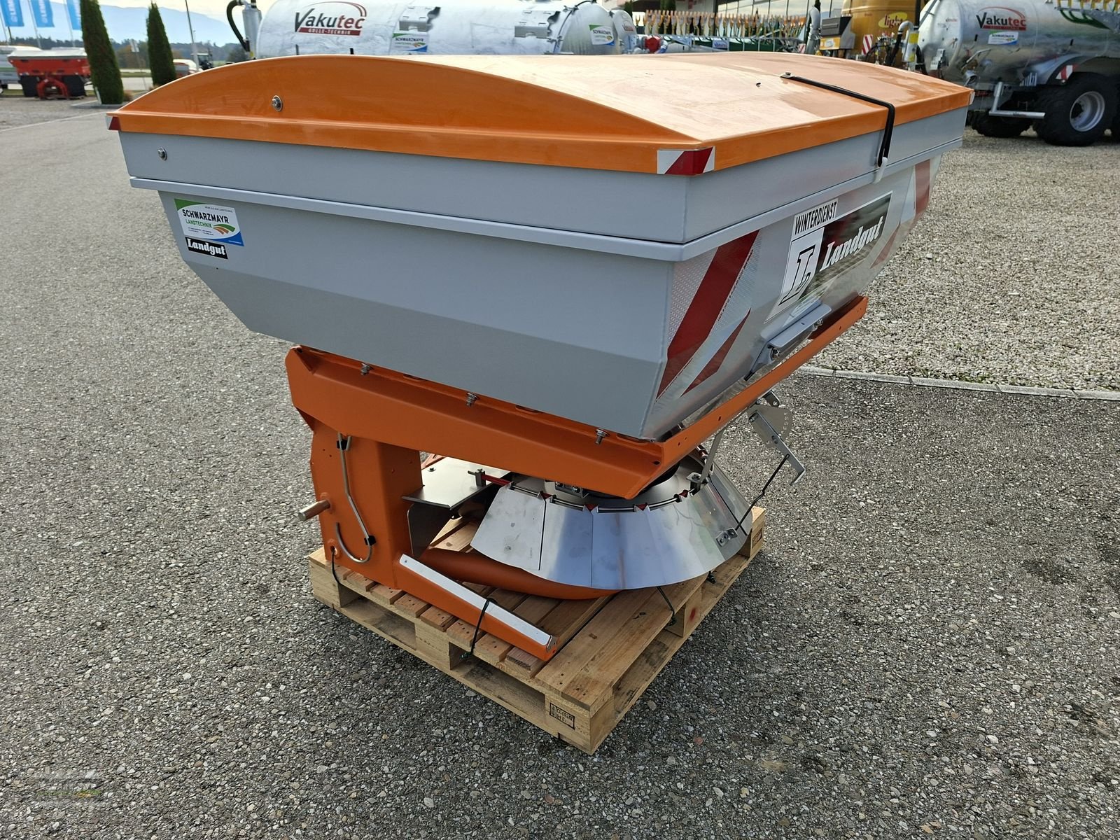 Sandstreuer & Salzstreuer des Typs Landgut Herkules 844H Inox-F, Neumaschine in Gampern (Bild 10)