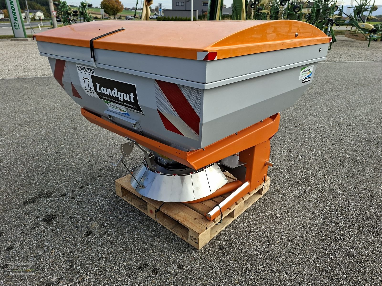 Sandstreuer & Salzstreuer des Typs Landgut Herkules 844H Inox-F, Neumaschine in Gampern (Bild 8)