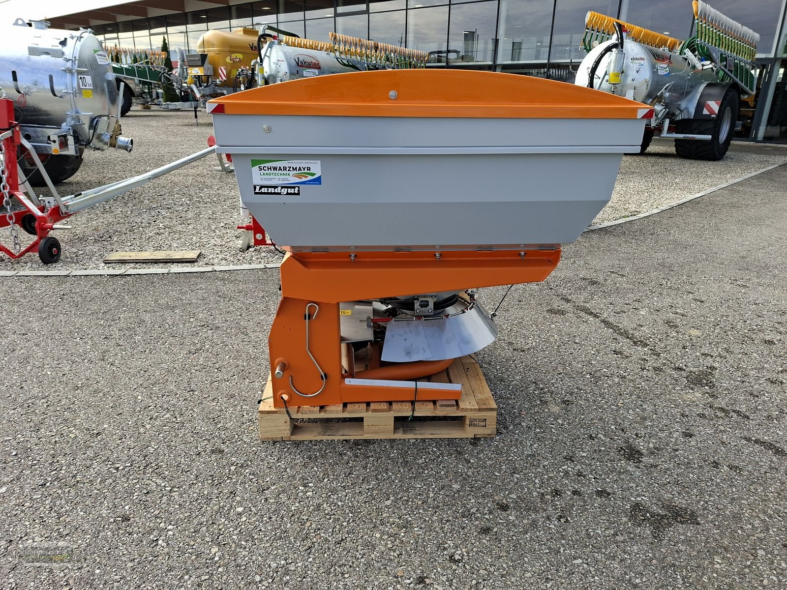 Sandstreuer & Salzstreuer des Typs Landgut Herkules 844H Inox-F, Neumaschine in Gampern (Bild 2)