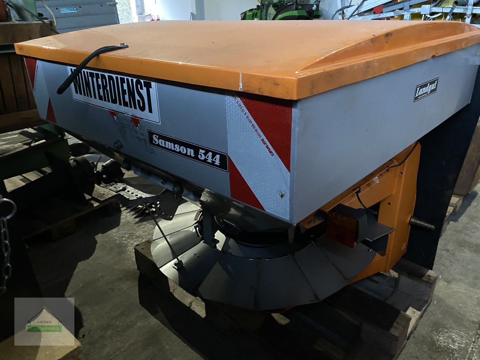 Sandstreuer & Salzstreuer des Typs Landgut Samson 544 E - 500 ltr., Gebrauchtmaschine in Wartberg (Bild 2)