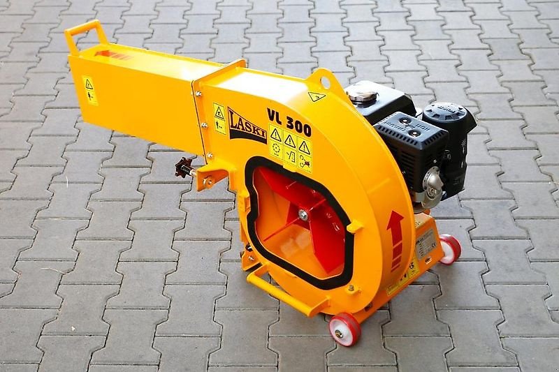 Sandstreuer & Salzstreuer des Typs laski Laubsauger Laubgebläse Laubladegebläse Laubhäcksler, Gebrauchtmaschine in Schmallenberg (Bild 2)