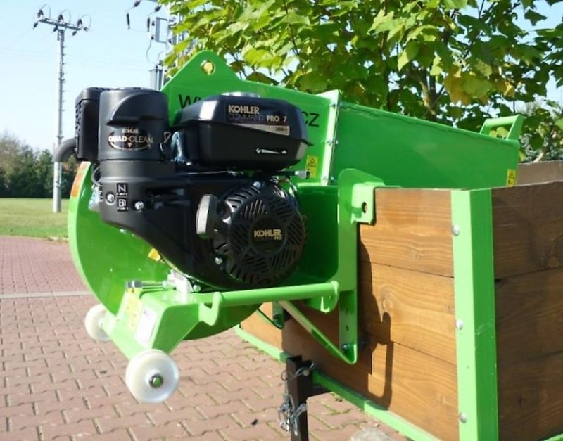 Sandstreuer & Salzstreuer des Typs laski Laubsauger Laubgebläse Laubladegebläse Laubhäcksler, Gebrauchtmaschine in Schmallenberg (Bild 4)