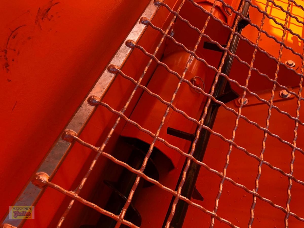 Sandstreuer & Salzstreuer des Typs Lesnik Lesnik PR18 Selbstlade-Tellerstreuer 1500Liter, Neumaschine in Kötschach (Bild 2)