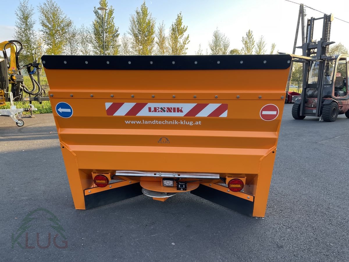 Sandstreuer & Salzstreuer des Typs Lesnik PR18 PRO+ Profi-Selbstlade-Tellerstreuer, Neumaschine in Pirching am Traubenberg (Bild 3)