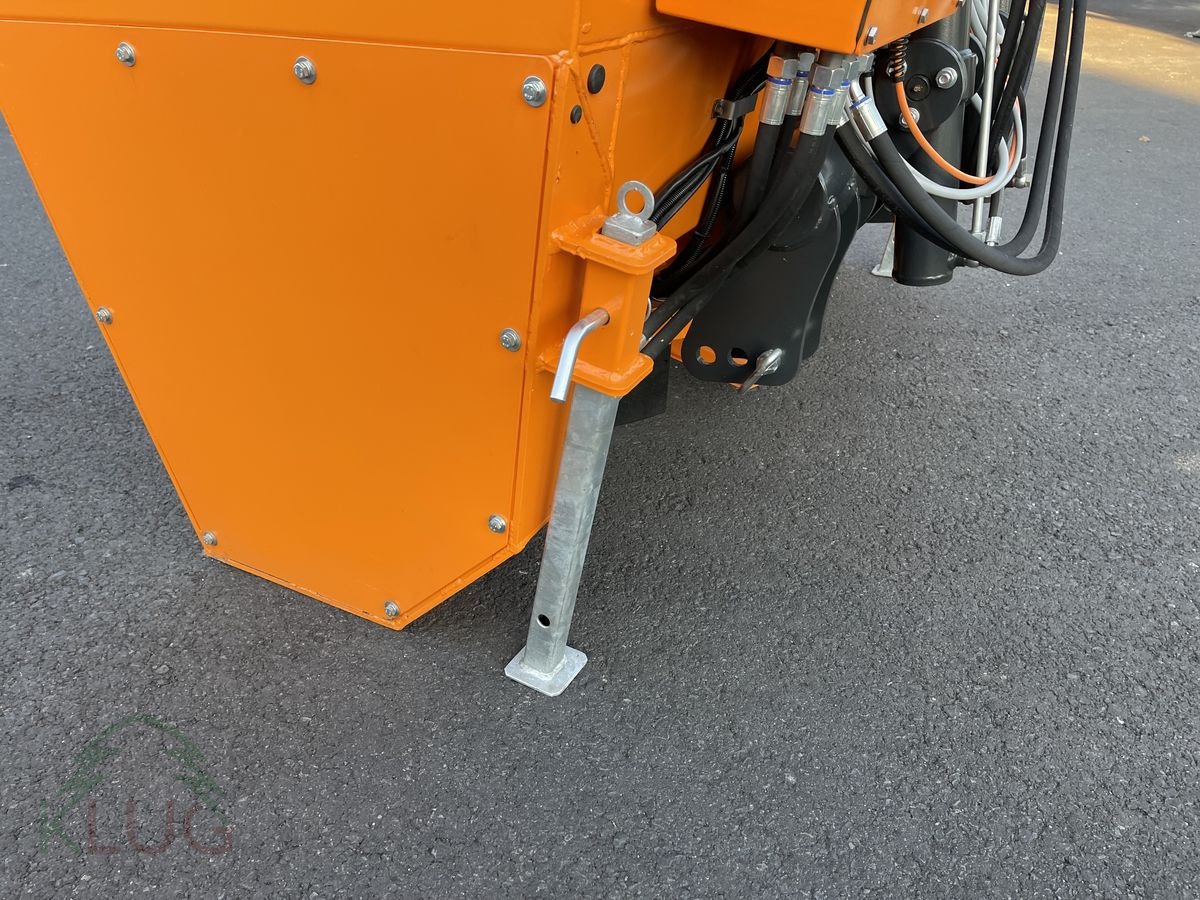 Sandstreuer & Salzstreuer des Typs Lesnik PR18 PRO+ Profi-Selbstlade-Tellerstreuer, Neumaschine in Pirching am Traubenberg (Bild 10)