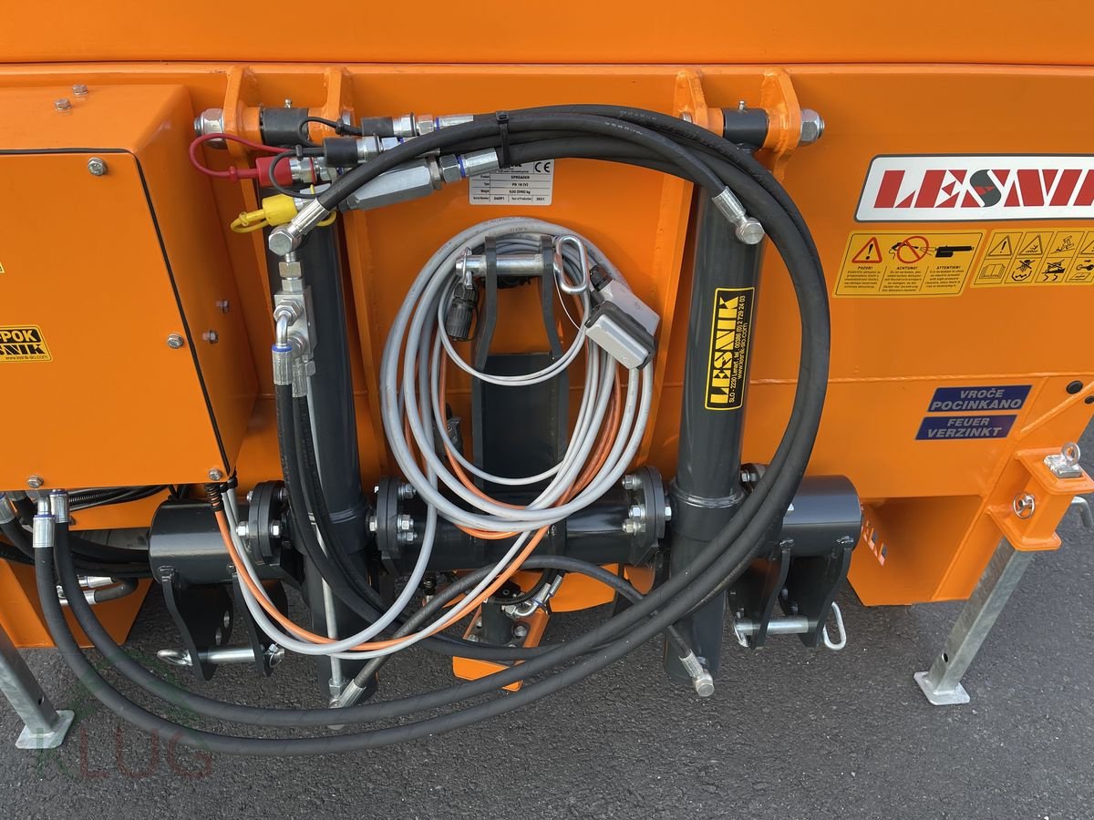 Sandstreuer & Salzstreuer des Typs Lesnik PR18 PRO+ Profi-Selbstlade-Tellerstreuer, Neumaschine in Pirching am Traubenberg (Bild 12)