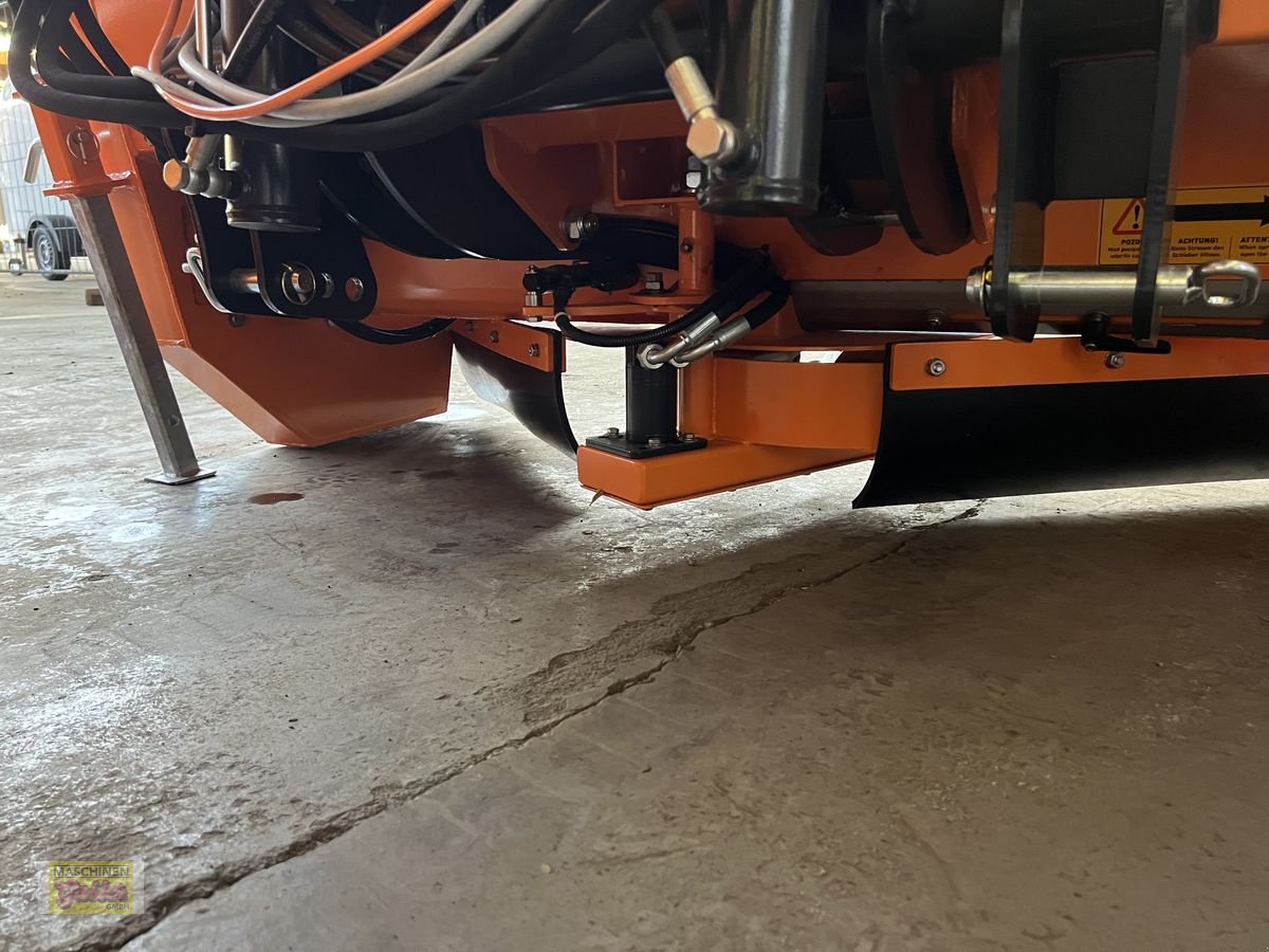 Sandstreuer & Salzstreuer des Typs Lesnik PR18 Selbstlade-Tellerstreuer 1000Liter, Neumaschine in Kötschach (Bild 10)