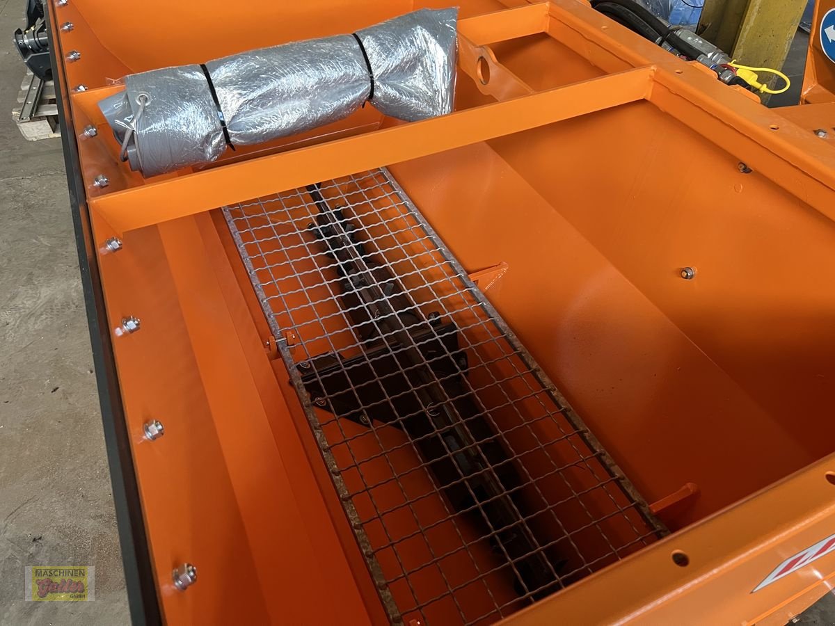 Sandstreuer & Salzstreuer des Typs Lesnik PR18 Selbstlade-Tellerstreuer 1000Liter, Neumaschine in Kötschach (Bild 8)