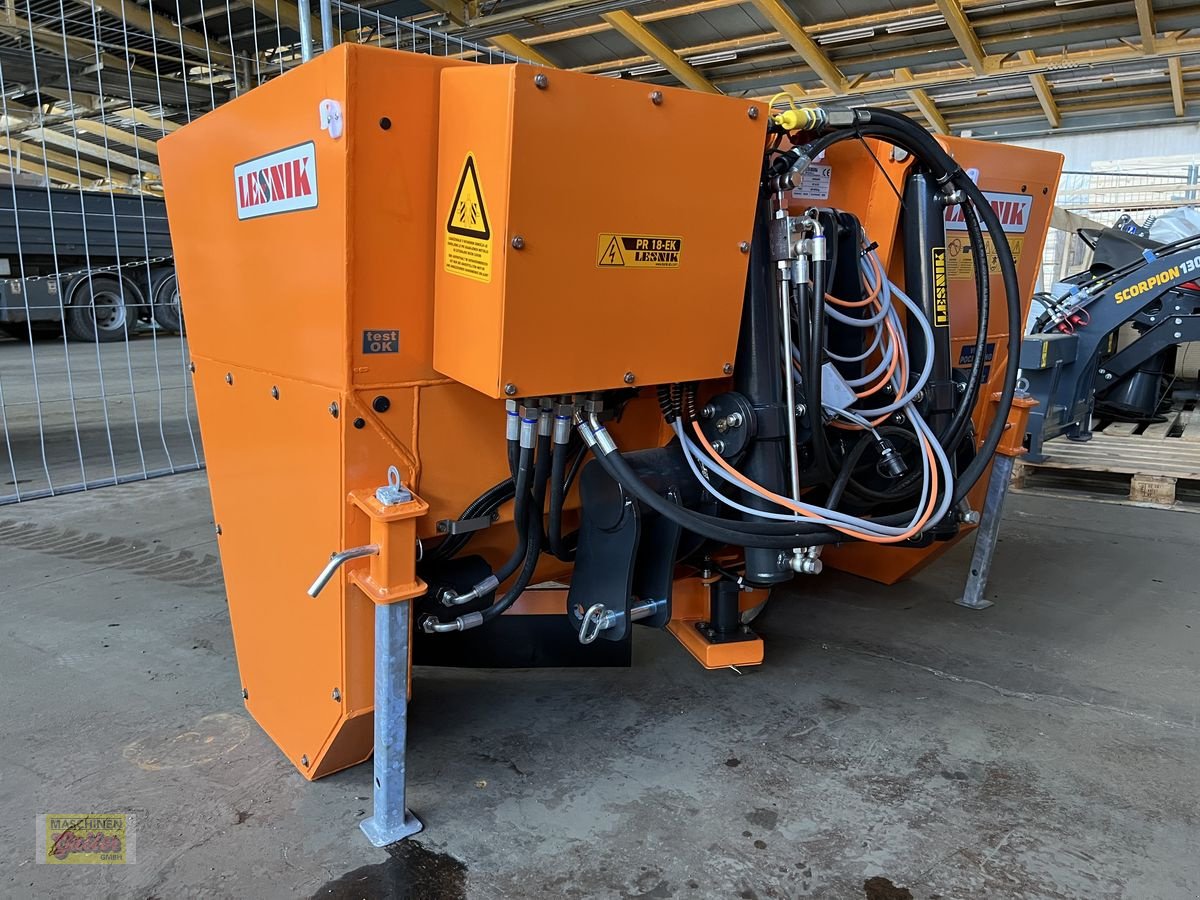 Sandstreuer & Salzstreuer des Typs Lesnik PR18 Selbstlade-Tellerstreuer 1000Liter, Neumaschine in Kötschach (Bild 11)