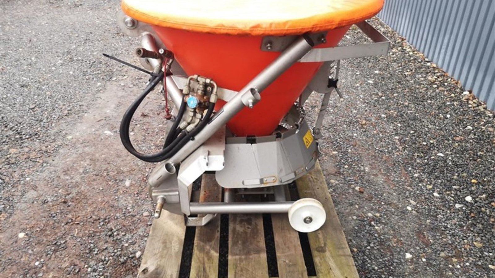 Sandstreuer & Salzstreuer of the type Matev SPR-DS 125 IX, Gebrauchtmaschine in Glamsbjerg (Picture 4)